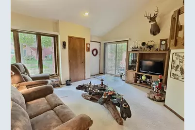 2230 Meadowbrook Court #E, Oshkosh, WI 54904 - Photo 5