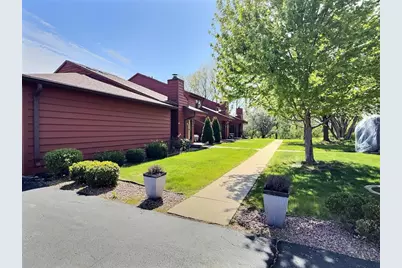 2230 Meadowbrook Court #E, Oshkosh, WI 54904 - Photo 33