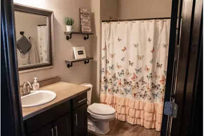 306 Greenbrier Drive, Hortonville, WI 54944 - Photo 9