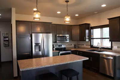 306 Greenbrier Drive, Hortonville, WI 54944 - Photo 5