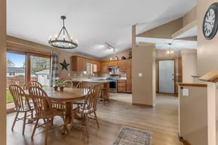 2124 Kensington Ln, Green Bay, WI 54311 - Photo 7