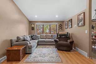 2124 Kensington Ln, Green Bay, WI 54311 - Photo 13