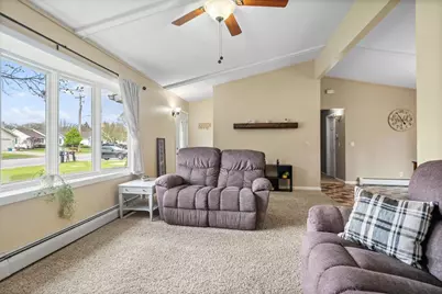 2566 Greenbrier Road, Green Bay, WI 54311 - Photo 9