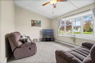 2566 Greenbrier Rd, Green Bay, WI 54311 - Photo 11