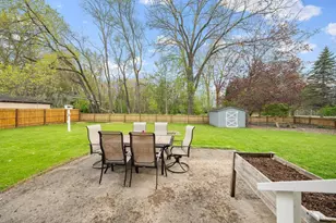 2566 Greenbrier Rd, Green Bay, WI 54311 - Photo 25