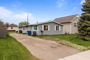 1331 Broad St, Oshkosh, WI 54901 - Photo 31