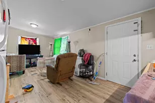 1331 Broad St, Oshkosh, WI 54901 - Photo 3