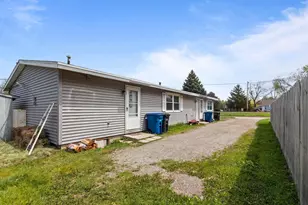 1331 Broad St, Oshkosh, WI 54901 - Photo 27