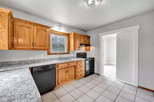 1517 Farlin Ave, Green Bay, WI 54302 - Photo 9