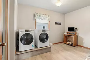 229 Apollo Ct, Brillion, WI 54110 - Photo 7
