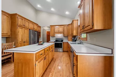 3076 Essen Road, Green Bay, WI 54311 - Photo 11