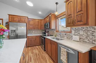 1031 Misty Meadow Cir, De Pere, WI 54115 - Photo 7
