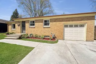 1520 S Ridge Rd, Green Bay, WI 54304 - Photo 3