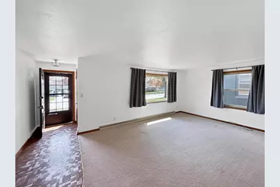 1520 S Ridge Road, Green Bay, WI 54304 - Photo 5