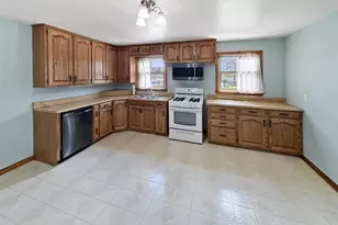 1520 S Ridge Rd, Green Bay, WI 54304 - Photo 9
