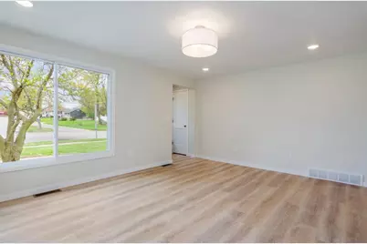 2009 Preble Avenue, Green Bay, WI 54302 - Photo 9