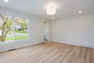 2009 Preble Ave, Green Bay, WI 54302 - Photo 9
