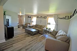 455 Alpine Dr, Green Bay, WI 54302 - Photo 3
