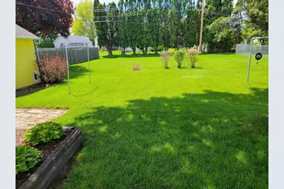 135 Burnett Street, Beaver Dam, WI 53916 - Photo 5