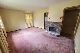 135 E Burnett St, Beaver Dam, WI 53916 - Photo 7