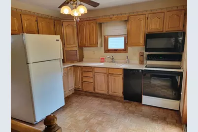 135 Burnett Street, Beaver Dam, WI 53916 - Photo 9