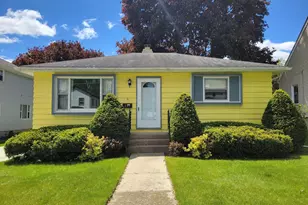 135 Burnett St, Beaver Dam, WI 53916 - Photo 1