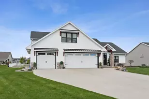 2082 Fescue Way, Green Bay, WI 54313 - Photo 3