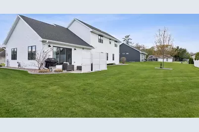 2082 Fescue Way, Green Bay, WI 54313 - Photo 5