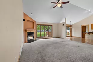 821 Ash St, Green Bay, WI 54313 - Photo 13