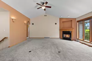 821 Ash St, Green Bay, WI 54313 - Photo 11