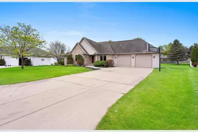 821 Ash Street, Green Bay, WI 54313 - Photo 3