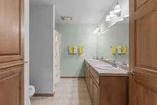 394 Woodfield Dr, Green Bay, WI 54313 - Photo 35