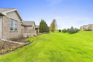 394 Woodfield Dr, Green Bay, WI 54313 - Photo 41