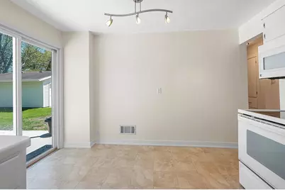 250 Taft Street, Green Bay, WI 54301 - Photo 9