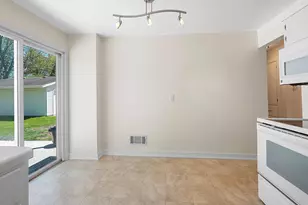 250 Taft St, Green Bay, WI 54301 - Photo 9