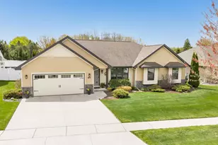 605 Pebblestone Cir, Oneida, WI 54155 - Photo 27