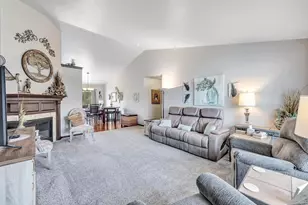 605 Pebblestone Cir, Oneida, WI 54155 - Photo 3