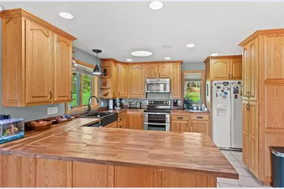 W5795 Beechnut Avenue, Wild Rose, WI 54984 - Photo 9