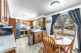 1651 Debra Ln, Green Bay, WI 54302 - Photo 5