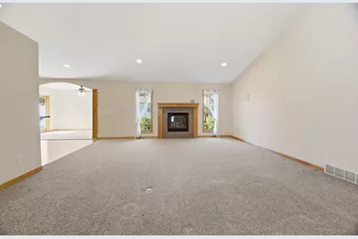 W6148 Long Court, Appleton, WI 54914 - Photo 13