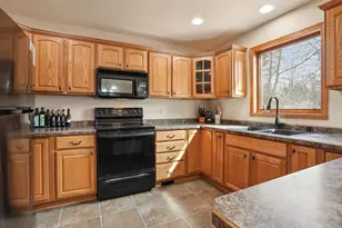W4954 Emery Ln, Fond du Lac, WI 54937 - Photo 9