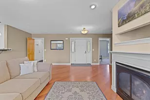 3219 E Fallcreek Ln, Appleton, WI 54913 - Photo 9