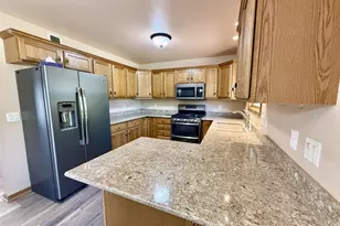 975 Whippoorwill Ln, Fond du Lac, WI 54935 - Photo 5
