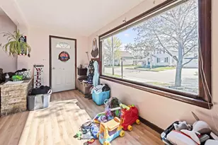 1333 Oakes St, Marinette, WI 54143 - Photo 3