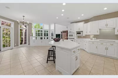 384 Ledgewood Drive, Fond du Lac, WI 54937 - Photo 9