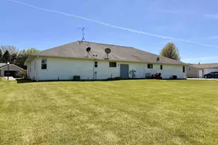 1530 Falcon Way, Sheboygan Falls, WI 53085 - Photo 15