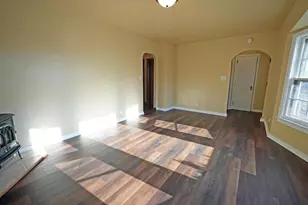 1214 S 18th St, Manitowoc, WI 54220 - Photo 5