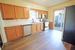 1214 S 18th St, Manitowoc, WI 54220 - Photo 7
