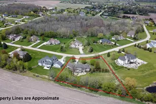 3463 Grand Meadows Crossing, Neenah, WI 54956 - Photo 9