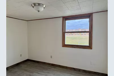17 W Linwood Avenue, Oshkosh, WI 54901 - Photo 17